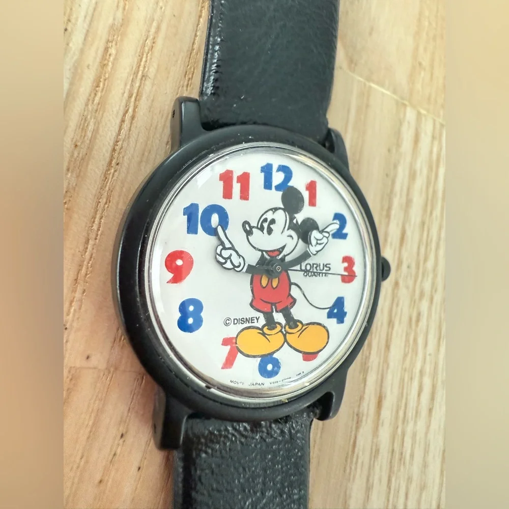 Vintage Lorus Disney Mickey Mouse moving arms watch NEW BATTERY